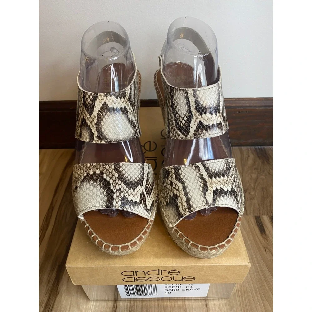 New in Box! Andre Assous Reese Hi Sand Snake Espadrille Wedge Sandals Size 10
